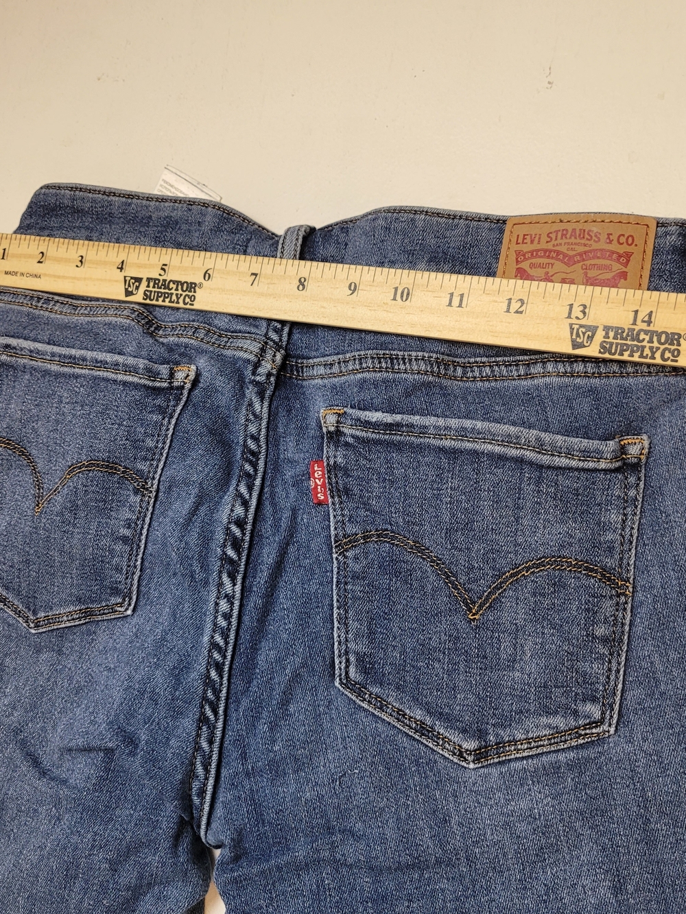 Levi's 721 High Rise Ripped Skinny Jeans - Picture 6 of 8